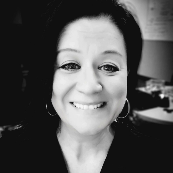 Meet your Posher, Angela - Picture 1 of 2